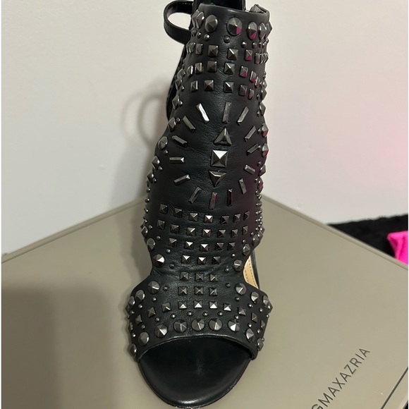 Shoes - Picture 2 of 11